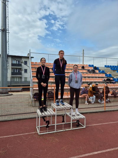 II miejsce w biegu na dystansie 400m