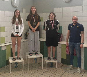 Sukces w licealiadzie pływackiej szkół średnich