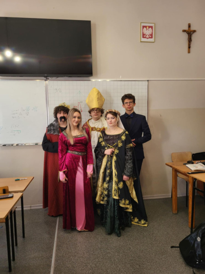 Szkoła Szczepanika z zaszczytnym tytułem &quot;Szkoły 1000-lecia Królestwa Polskiego&quot;