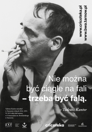 BYĆ FALĄ! Happening maturzystów na Rynku w Tarnowie
